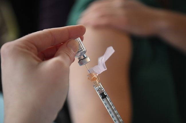 vaksin corona membawa manfaat